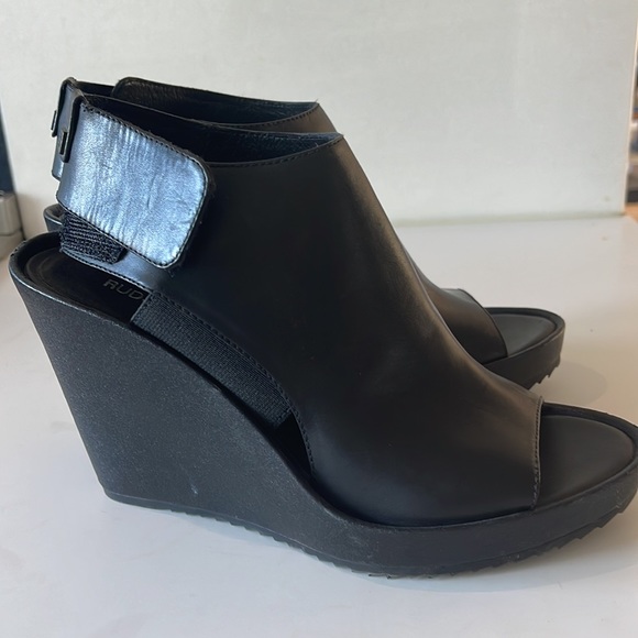 Black Peep-toe, sling-back wedge booties - Picture 3 of 6